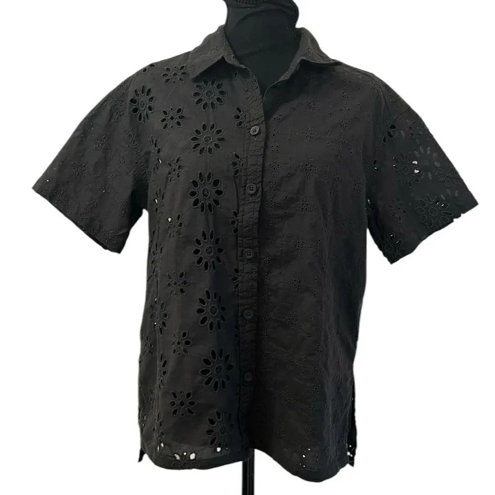 American Eagle Outfitters Black Eyelet Button Down Top(Size XS) - Picture 5 of 9